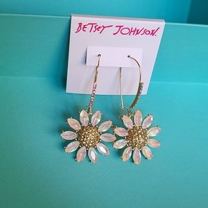 Betsey Johnson  Cluster Flower Earrings NWT